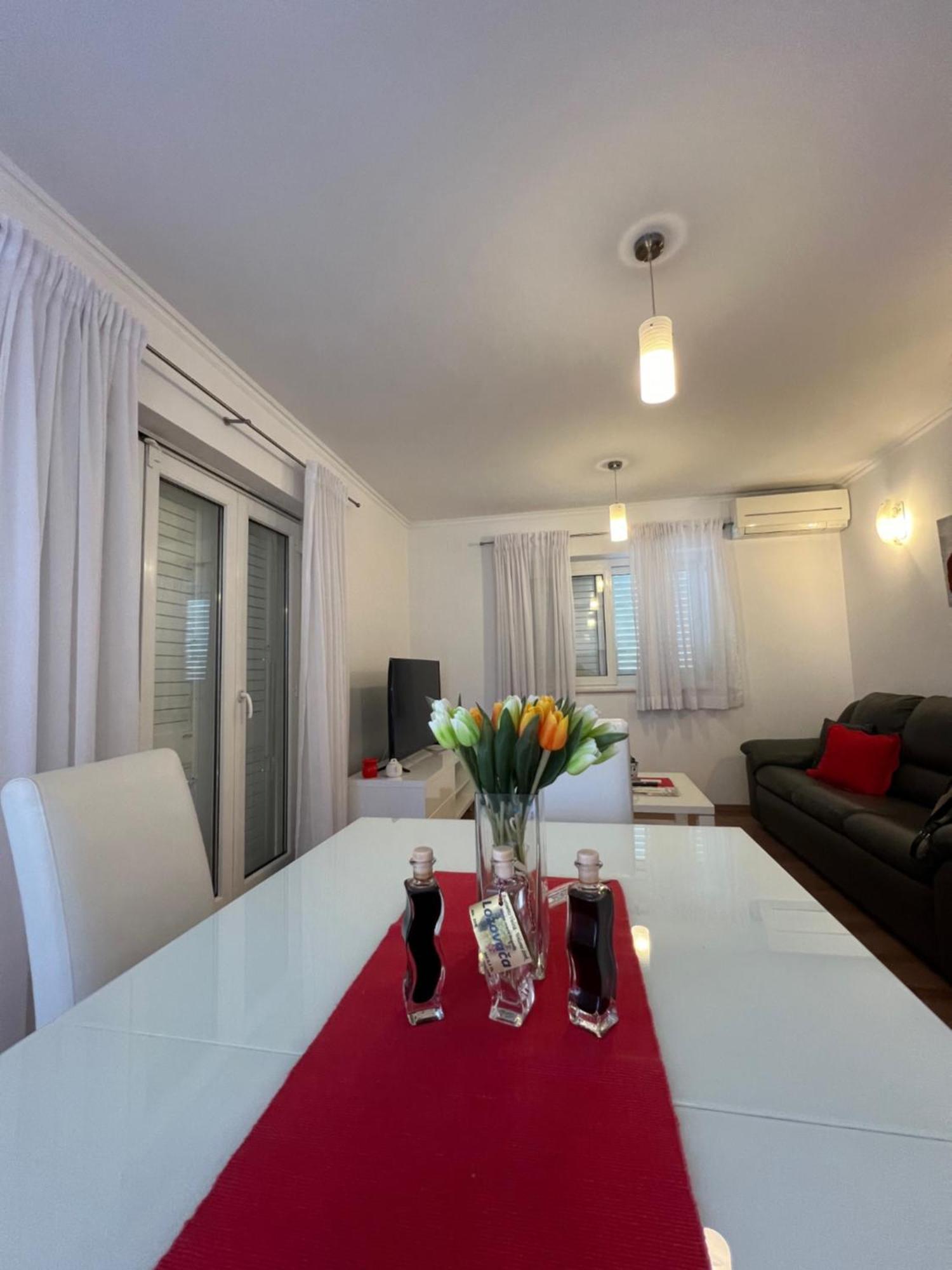 Apartment Violeta 1 With Private Terrace Дубровник Екстер'єр фото